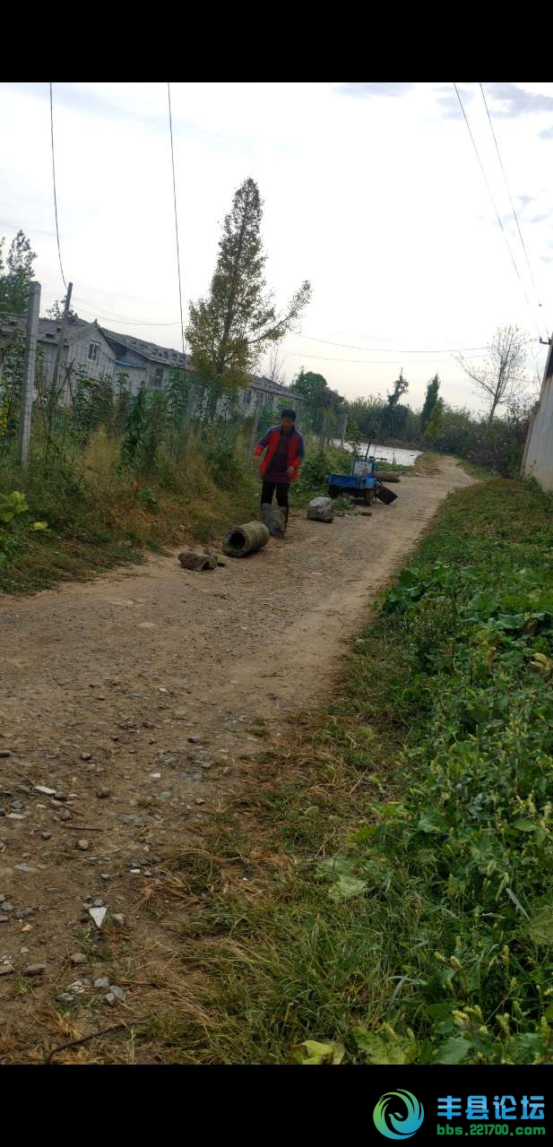 村霸恶意堵路