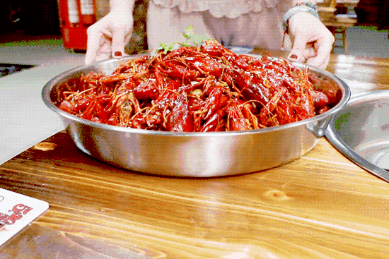 154633dzm0ml06p698ncfz.gif