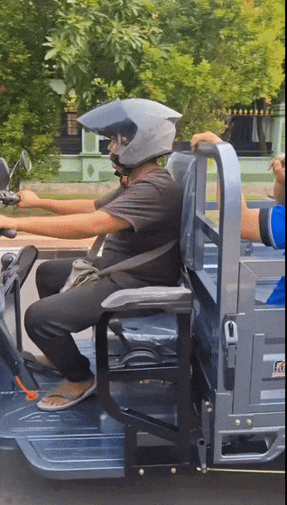 084241jl42v271wl41w4tl.gif