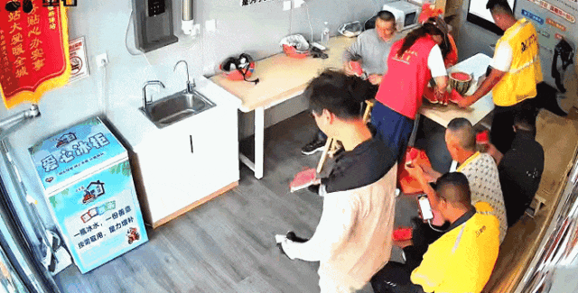 091023rki9k98azskqszxx.gif